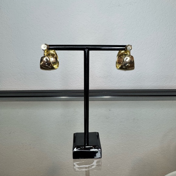 NWT Melinda Maria She's So Smooth Pave Hoop Earings - Picture 5 of 7